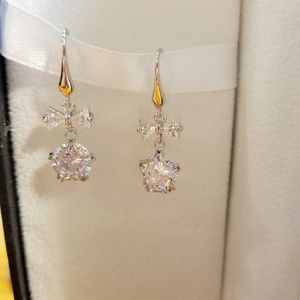 Beautiful CZ Bow earrings NWOT